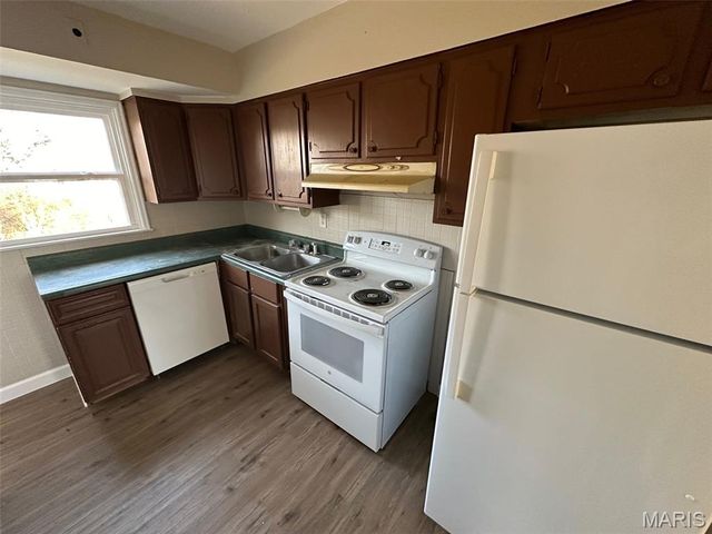 345 Lancashire Road, St Louis, MO 63137