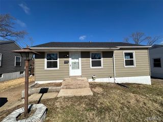 345 Lancashire Road, St Louis, MO 63137