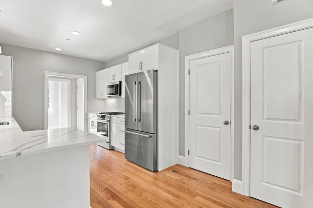 11 Caspian Circle 11, Woburn, MA 01801