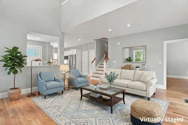 11 Caspian Circle 11, Woburn, MA 01801