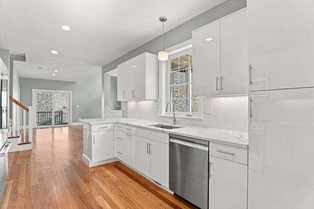 11 Caspian Circle 11, Woburn, MA 01801