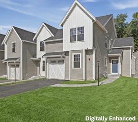 11 Caspian Circle 11, Woburn, MA 01801