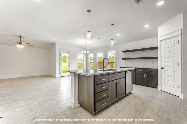 8811 Anise Drive, Centerton, AR 72719