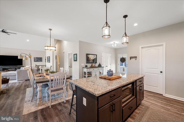 150 SUNSET VILLAGE RD, Front Royal, VA 22630
