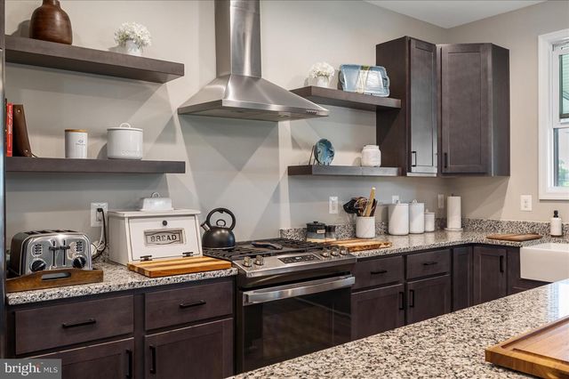 150 SUNSET VILLAGE RD, Front Royal, VA 22630