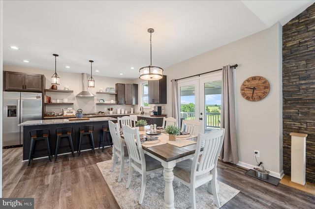 150 SUNSET VILLAGE RD, Front Royal, VA 22630