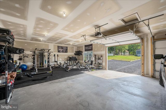 150 SUNSET VILLAGE RD, Front Royal, VA 22630