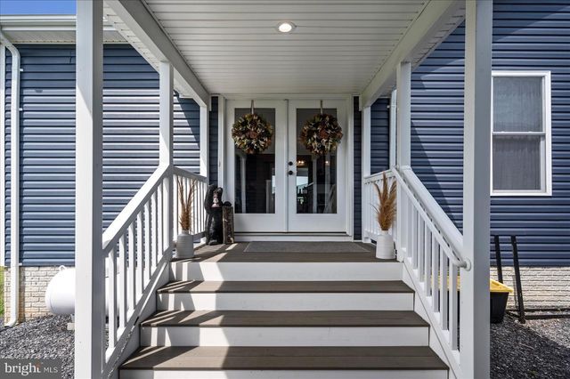 150 SUNSET VILLAGE RD, Front Royal, VA 22630