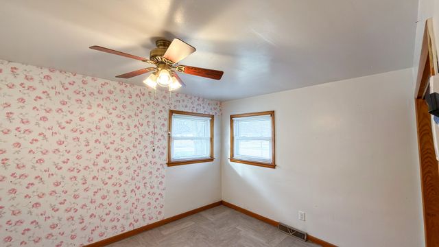 1116 Eastview Drive, Paxton, IL 60957