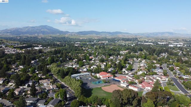 2561 Fountainhead Dr, San Ramon, CA 94583