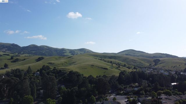 2561 Fountainhead Dr, San Ramon, CA 94583