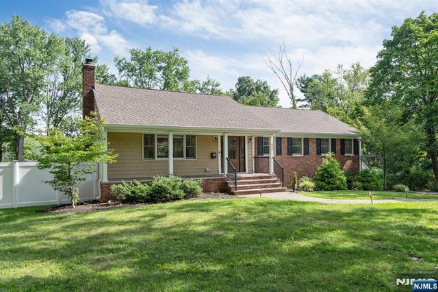 425 Clinton Avenue, Wyckoff, NJ 07481