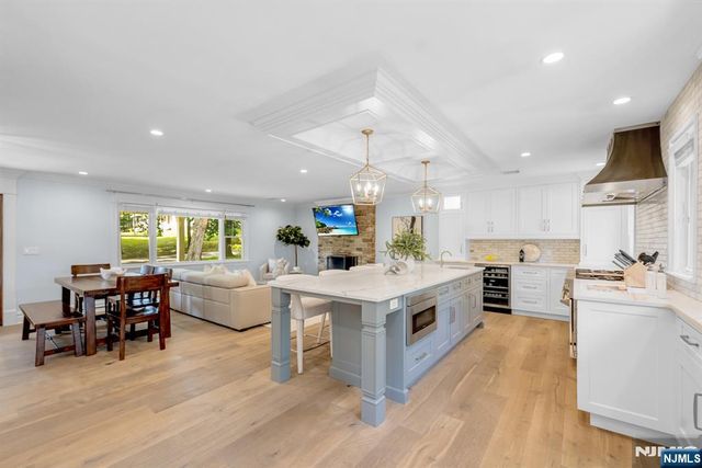425 Clinton Avenue, Wyckoff, NJ 07481
