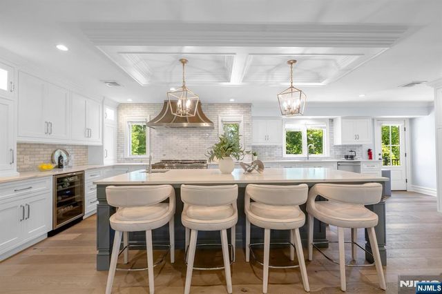 425 Clinton Avenue, Wyckoff, NJ 07481