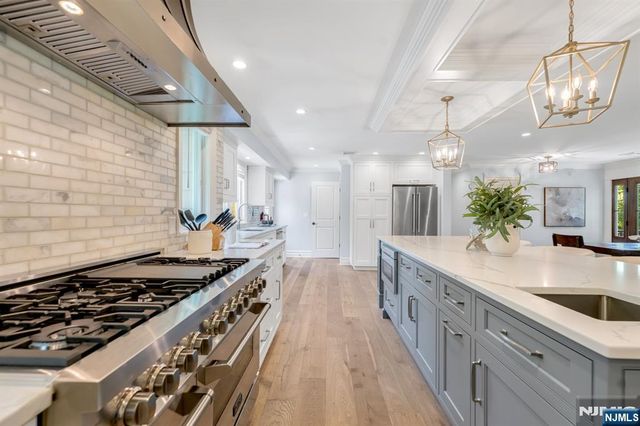 425 Clinton Avenue, Wyckoff, NJ 07481