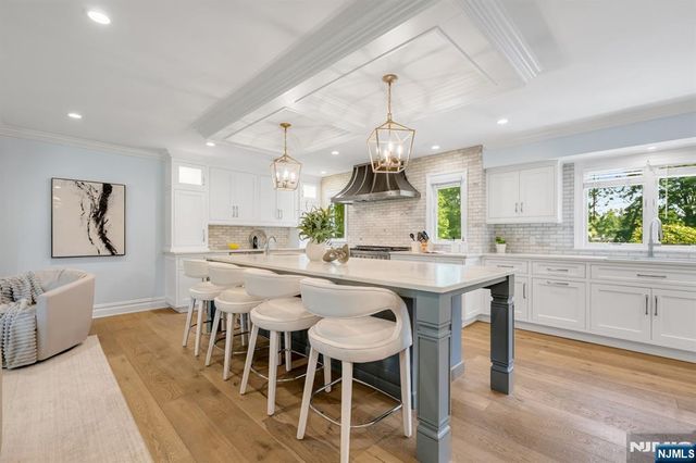 425 Clinton Avenue, Wyckoff, NJ 07481