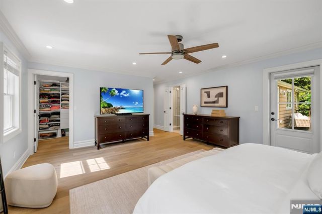 425 Clinton Avenue, Wyckoff, NJ 07481