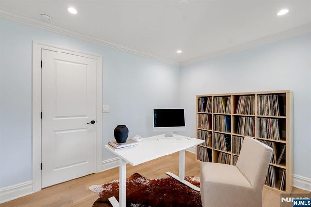 425 Clinton Avenue, Wyckoff, NJ 07481
