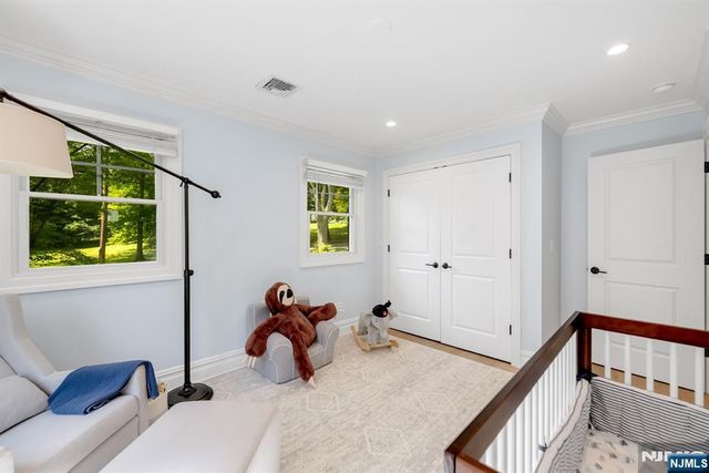 425 Clinton Avenue, Wyckoff, NJ 07481