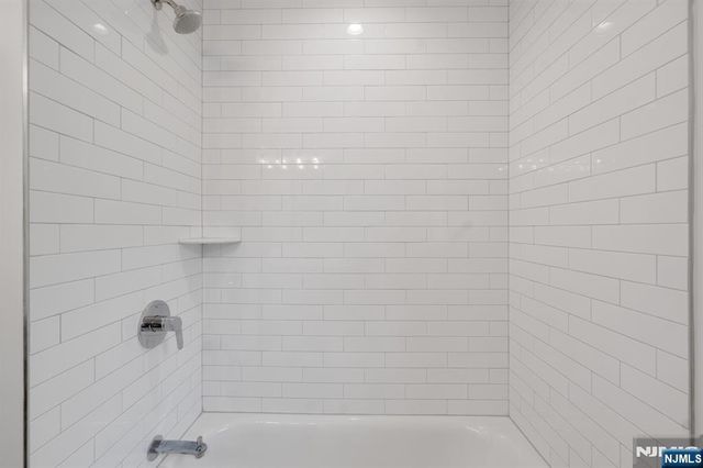 425 Clinton Avenue, Wyckoff, NJ 07481