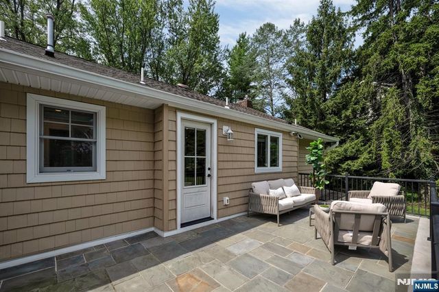 425 Clinton Avenue, Wyckoff, NJ 07481