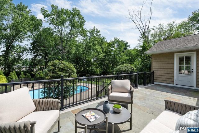 425 Clinton Avenue, Wyckoff, NJ 07481