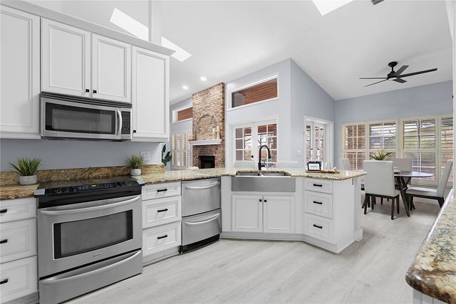 240 SHADY OAKS CIRCLE, Lake Mary, FL 32746