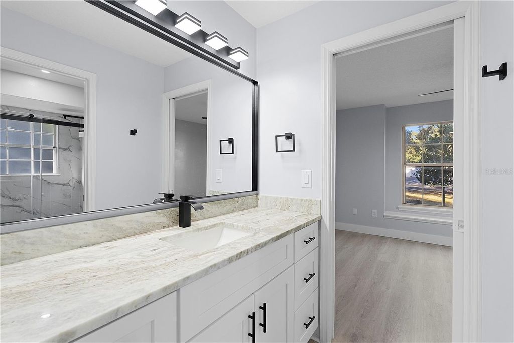 Image 25 of property listing at 240 SHADY OAKS CIRCLE, Lake Mary, FL 32746