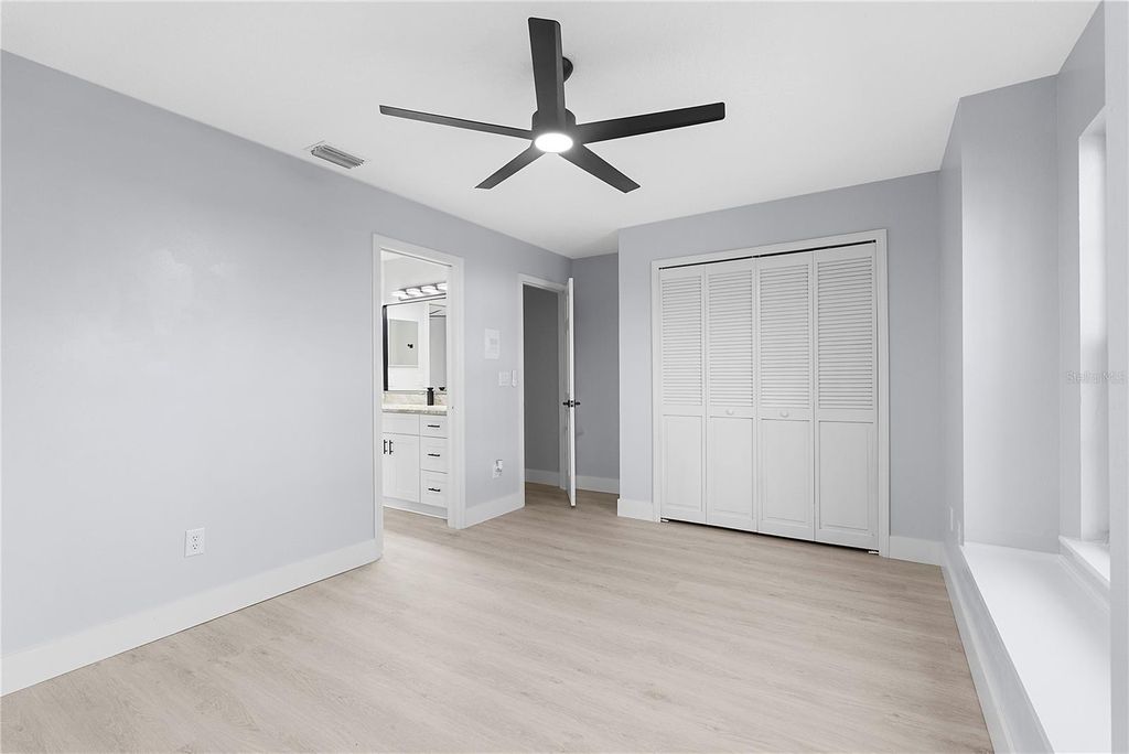 Image 30 of property listing at 240 SHADY OAKS CIRCLE, Lake Mary, FL 32746