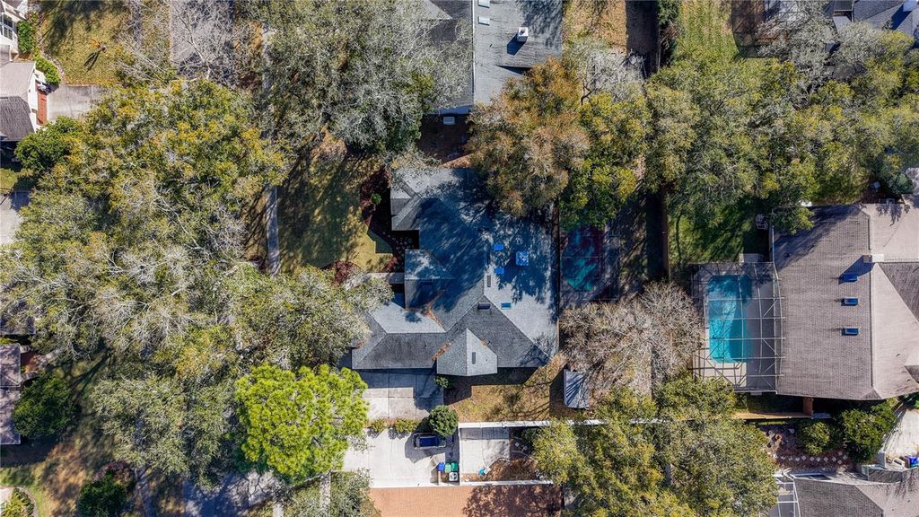 Image 35 of property listing at 240 SHADY OAKS CIRCLE, Lake Mary, FL 32746