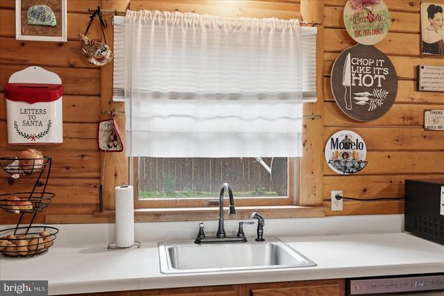 417 IRONWOOD RD, Mount Jackson, VA 22842