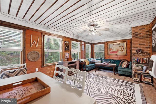 417 IRONWOOD RD, Mount Jackson, VA 22842