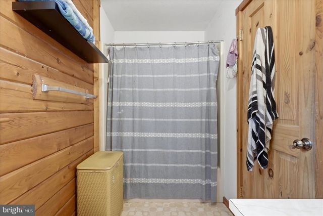 417 IRONWOOD RD, Mount Jackson, VA 22842