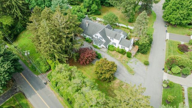221 Huntington Bay Road, Halesite, NY 11743