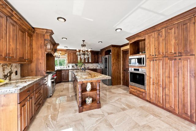5758 S WASATCH BLVD, Holladay, UT 84121