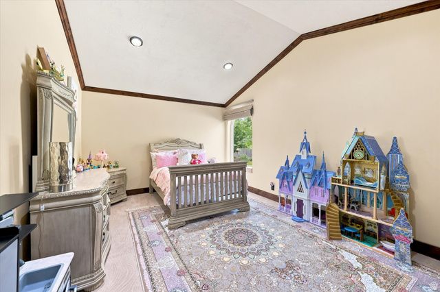 5758 S WASATCH BLVD, Holladay, UT 84121