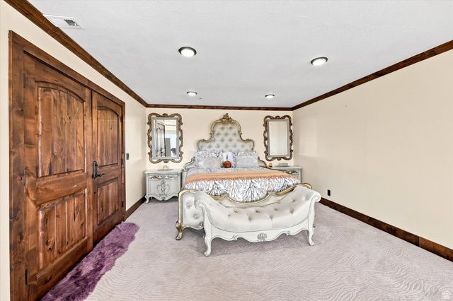 5758 S WASATCH BLVD, Holladay, UT 84121