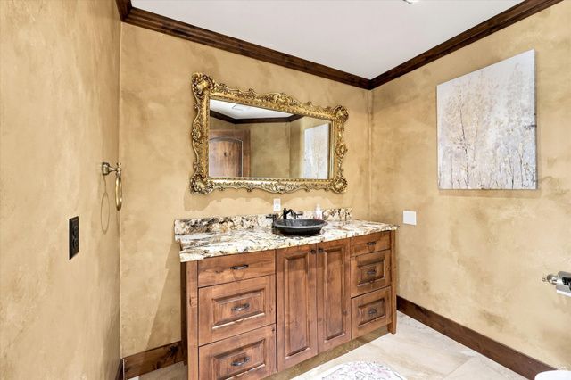 5758 S WASATCH BLVD, Holladay, UT 84121