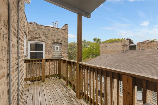 7050 N Damen Avenue 3S, Chicago, IL 60645