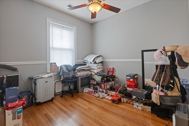 7050 N Damen Avenue 3S, Chicago, IL 60645