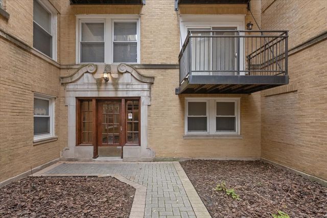 7050 N Damen Avenue 3S, Chicago, IL 60645