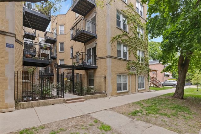 7050 N Damen Avenue 3S, Chicago, IL 60645