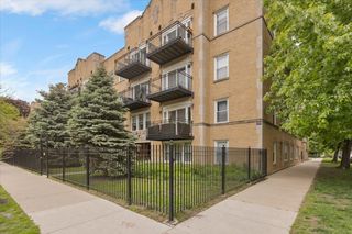 7050 N Damen Avenue 3S, Chicago, IL 60645