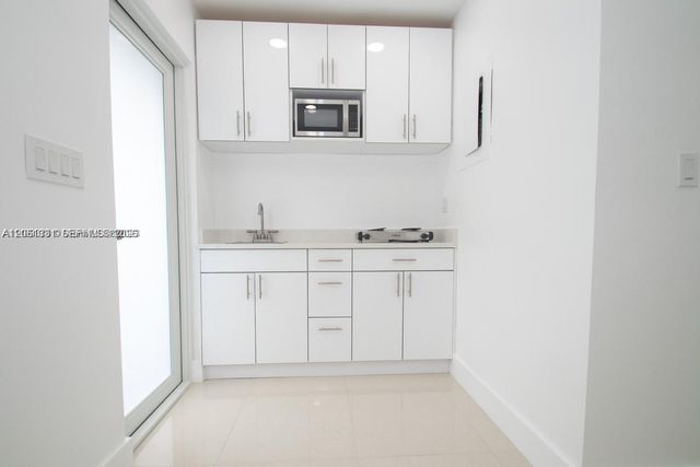 233-B NW 53rd Ave 1, Miami, FL 33126