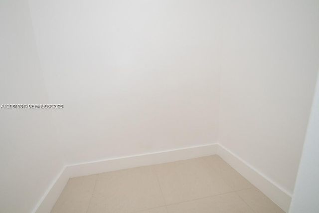 233-B NW 53rd Ave 1, Miami, FL 33126