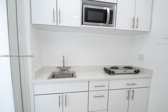233-B NW 53rd Ave 1, Miami, FL 33126