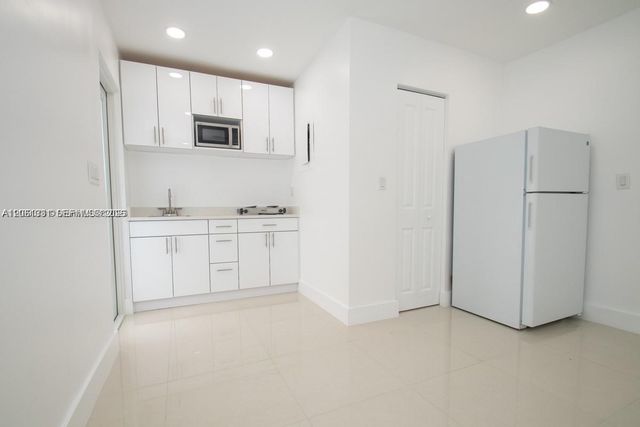 233-B NW 53rd Ave 1, Miami, FL 33126