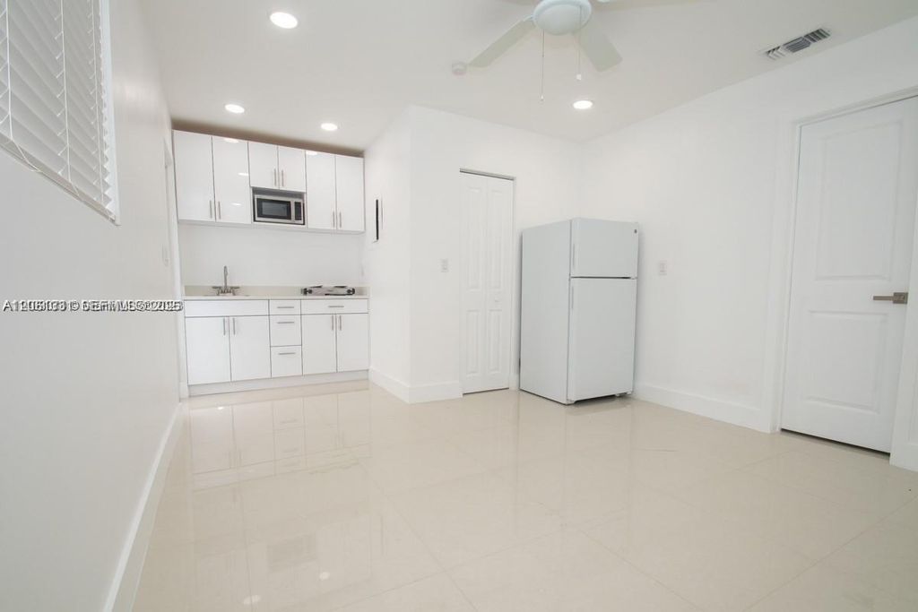 233-B NW 53rd Ave 1, Miami, FL 33126