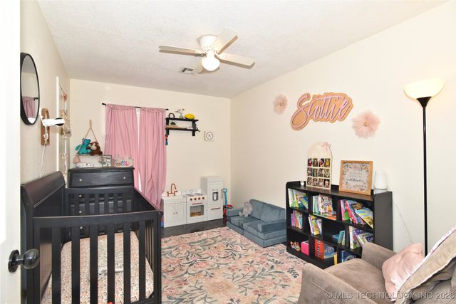 300 N Wildhorse Street, Skiatook, OK 74070