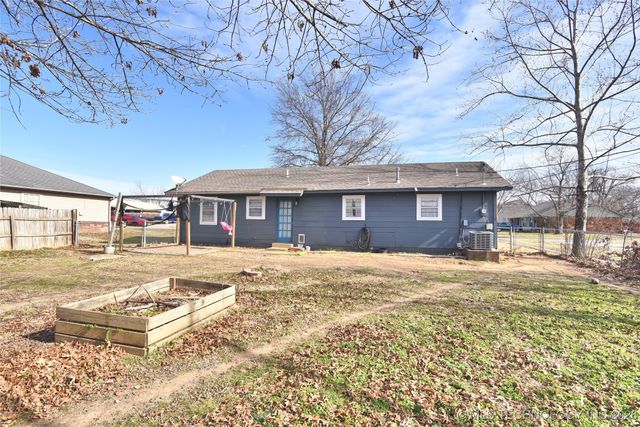 300 N Wildhorse Street, Skiatook, OK 74070